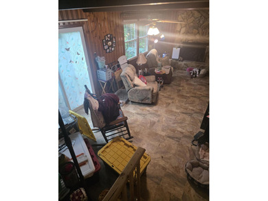 Great investment opportunity. Needs TLC but this home has tons on Midland Valley Country Club in South Carolina - for sale on GolfHomes.com, golf home, golf lot