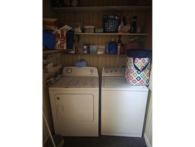 Great investment opportunity. Needs TLC but this home has tons on Midland Valley Country Club in South Carolina - for sale on GolfHomes.com, golf home, golf lot