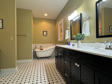 3 bedroom/2.5 bath ranch home situated on just over 1/2 an acre on Glade Springs Resort Golf Course in West Virginia - for sale on GolfHomes.com, golf home, golf lot