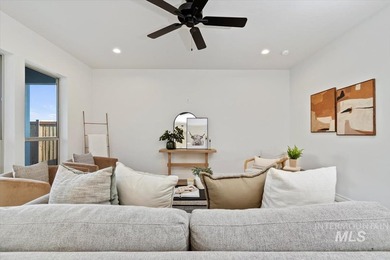 This 1,688 sq. ft., 3-bedroom, 2-bathroom patio home with a on Falcon Crest Golf Club in Idaho - for sale on GolfHomes.com, golf home, golf lot