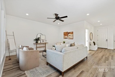 This 1,688 sq. ft., 3-bedroom, 2-bathroom patio home with a on Falcon Crest Golf Club in Idaho - for sale on GolfHomes.com, golf home, golf lot