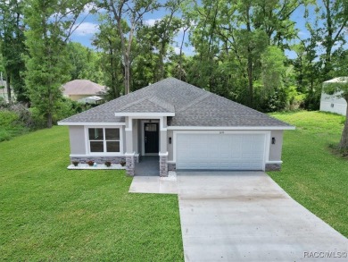 MOVE IN READY, bring you offers. BRAND NEW WITH PRIVACY FENCE on Stonecrest Golf and Club Club in Florida - for sale on GolfHomes.com, golf home, golf lot
