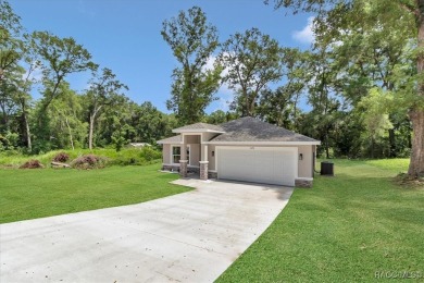 MOVE IN READY, bring you offers. BRAND NEW WITH PRIVACY FENCE on Stonecrest Golf and Club Club in Florida - for sale on GolfHomes.com, golf home, golf lot