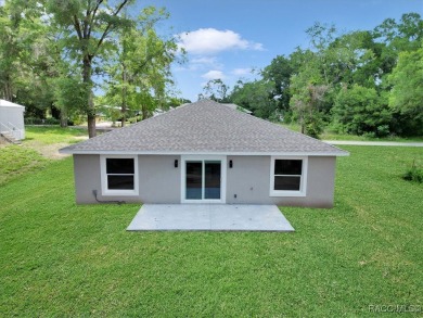 MOVE IN READY, bring you offers. BRAND NEW WITH PRIVACY FENCE on Stonecrest Golf and Club Club in Florida - for sale on GolfHomes.com, golf home, golf lot