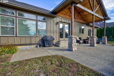 Beautiful 4 bedroom on 12th fairway! Great views and nice home on Oak Hills Golf Club / Umpqua Golf Resort in Oregon - for sale on GolfHomes.com, golf home, golf lot