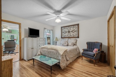 Beautifully maintained home in gated community. The cute covered on Holly Lake Ranch Golf Club in Texas - for sale on GolfHomes.com, golf home, golf lot