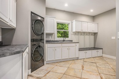 This stunning 5 bed, 4 bath home is ready for new owners! This on Lynx Golf Course in Michigan - for sale on GolfHomes.com, golf home, golf lot