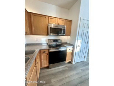 Turnkey! This beautifully maintained 2 bed, 2 bath single-level on StoneRidge Golf Course in Arizona - for sale on GolfHomes.com, golf home, golf lot