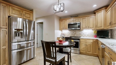 Welcome to life on the fairway--literally. This 3 bed, 2 bath, 2 on Country Club of Paducah in Kentucky - for sale on GolfHomes.com, golf home, golf lot