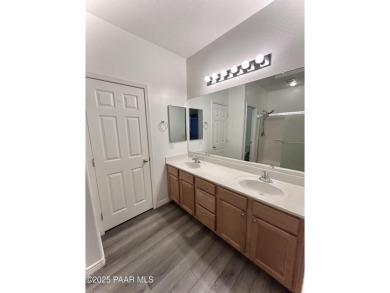 Turnkey! This beautifully maintained 2 bed, 2 bath single-level on StoneRidge Golf Course in Arizona - for sale on GolfHomes.com, golf home, golf lot