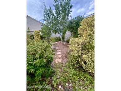 Turnkey! This beautifully maintained 2 bed, 2 bath single-level on StoneRidge Golf Course in Arizona - for sale on GolfHomes.com, golf home, golf lot