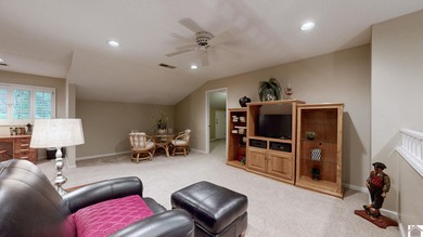 Welcome to life on the fairway--literally. This 3 bed, 2 bath, 2 on Country Club of Paducah in Kentucky - for sale on GolfHomes.com, golf home, golf lot