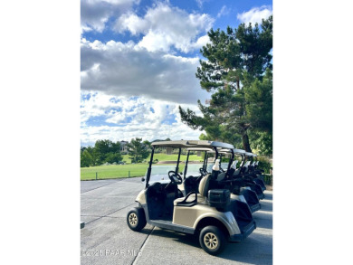 Turnkey! This beautifully maintained 2 bed, 2 bath single-level on StoneRidge Golf Course in Arizona - for sale on GolfHomes.com, golf home, golf lot