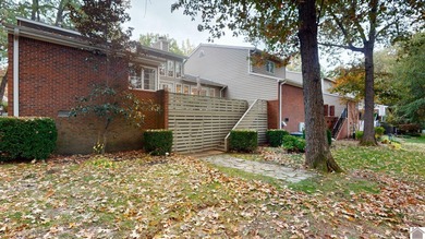 Welcome to life on the fairway--literally. This 3 bed, 2 bath, 2 on Country Club of Paducah in Kentucky - for sale on GolfHomes.com, golf home, golf lot