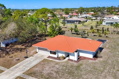 Welcome to Country Club Estates in North Port! This charming on Sabal Trace Golf and Country Club in Florida - for sale on GolfHomes.com, golf home, golf lot