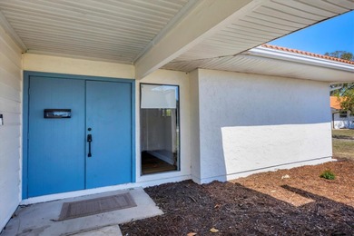 Welcome to Country Club Estates in North Port! This charming on Sabal Trace Golf and Country Club in Florida - for sale on GolfHomes.com, golf home, golf lot