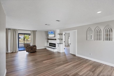 Welcome to Country Club Estates in North Port! This charming on Sabal Trace Golf and Country Club in Florida - for sale on GolfHomes.com, golf home, golf lot