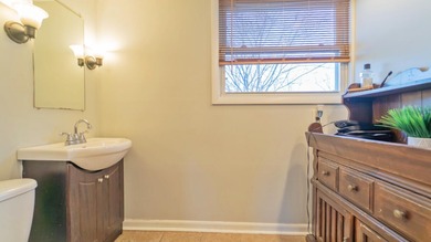 4 bedroom reverse bi-level home situated on almost a HALF ACRE on Innsbrook Country Club in Indiana - for sale on GolfHomes.com, golf home, golf lot