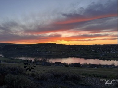 Constantly described as one of the nicest homes in the Valley on Lewiston Golf and Country Club in Idaho - for sale on GolfHomes.com, golf home, golf lot