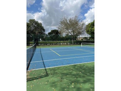 Come see this gem of a view. 2 bed 1.5 bath in a 55+ very active on The Little Club in Florida - for sale on GolfHomes.com, golf home, golf lot