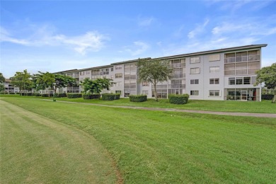 GREAT OPPORTUNITY TO OWN A RARELY AVAILABLE, LARGE CORNER UNIT on Flamingo Lakes Country Club in Florida - for sale on GolfHomes.com, golf home, golf lot