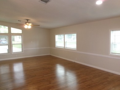 Adorable Move-In Ready Home with Many Upgraded Features! Comes on Tomoka Oaks Golf and Country Club in Florida - for sale on GolfHomes.com, golf home, golf lot