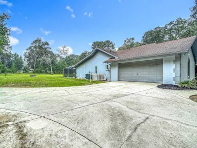 Fall in love with this picturesque 4 bedrooms, 2 bath, 2 car on Citrus Hills Golf Club in Florida - for sale on GolfHomes.com, golf home, golf lot