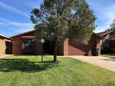 This home offers an ideal size and location for those who on Chaparral Country Club in New Mexico - for sale on GolfHomes.com, golf home, golf lot