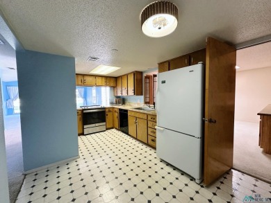 This home offers an ideal size and location for those who on Chaparral Country Club in New Mexico - for sale on GolfHomes.com, golf home, golf lot