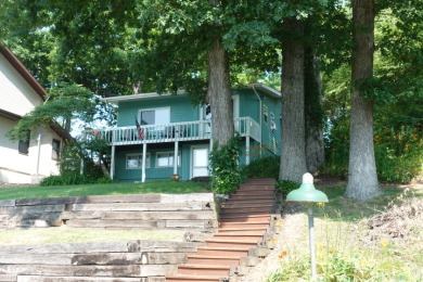 1027 Island Lane  on Lake Bracken Country Club in Illinois - for sale on GolfHomes.com, golf home, golf lot