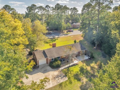 All brick classic beauty on 3/4 acres in lovely Perrydise.  You on Perry Country Club in Georgia - for sale on GolfHomes.com, golf home, golf lot