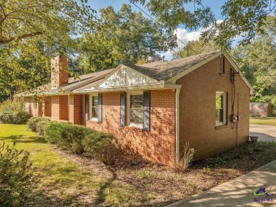 All brick classic beauty on 3/4 acres in lovely Perrydise.  You on Perry Country Club in Georgia - for sale on GolfHomes.com, golf home, golf lot