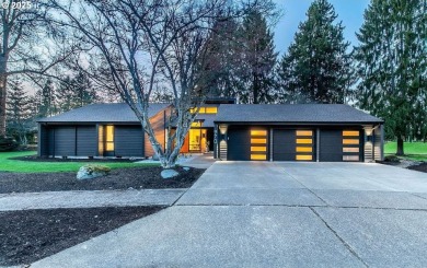 This is it! Your dream single level home with a golf course on  in Oregon - for sale on GolfHomes.com, golf home, golf lot