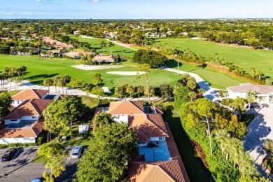 This beautifully renovated 2-bedroom, 2-bath townhouse offers a on Quail Ridge Golf Course and Country Club in Florida - for sale on GolfHomes.com, golf home, golf lot