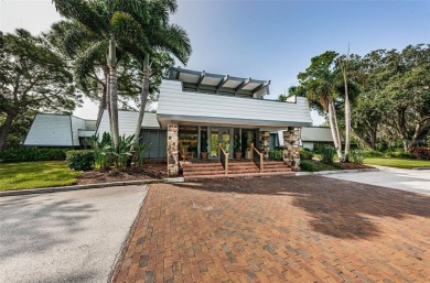 Welcome to this sought-after FIRST-FLOOR, SPACIOUS 3 bedroom, 2 on Innisbrook Resort and Golf Club in Florida - for sale on GolfHomes.com, golf home, golf lot