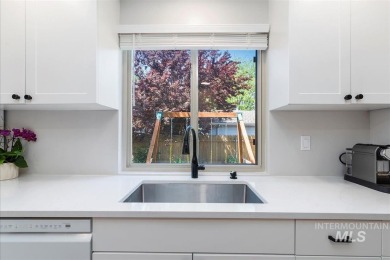 Don't miss this recently renovated, single-story beauty located on Lakeview Golf Club in Idaho - for sale on GolfHomes.com, golf home, golf lot