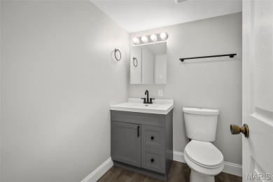 This lovely converted 2 bedroom, 2 bath condo has all you've on Lake Saint Louis Par 3 in Missouri - for sale on GolfHomes.com, golf home, golf lot