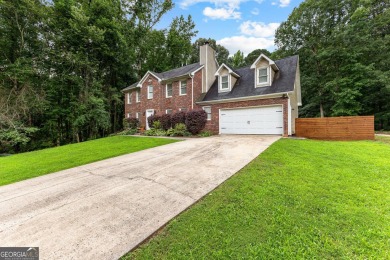 Tucked away at the end of a quiet cul-de-sac, this beautiful 3 on Braelinn Golf Club in Georgia - for sale on GolfHomes.com, golf home, golf lot