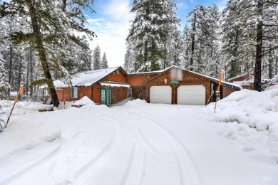 Cedar Cabin in the woods walking distance to Terrace Lakes Golf on Terrace Lakes Golf Resort in Idaho - for sale on GolfHomes.com, golf home, golf lot