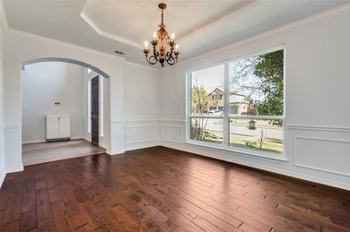 This 6-bedroom, 3.5-bath home is set on an OVERSIZED on Oakmont Country Club in Texas - for sale on GolfHomes.com, golf home, golf lot