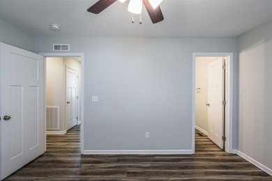 Discover modern comfort and effortless convenience in this on Franklin Country Club in Kentucky - for sale on GolfHomes.com, golf home, golf lot