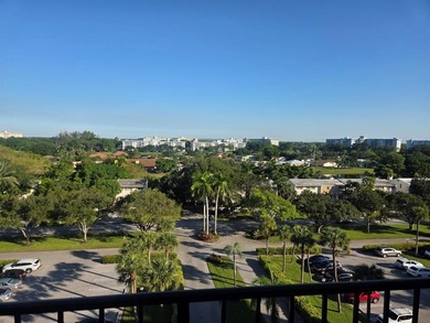 Seldom available, beautiful, and spacious 1 Bedroom/ ! Bathroom on Palm-Aire Country Club and Resort - The Oaks in Florida - for sale on GolfHomes.com, golf home, golf lot