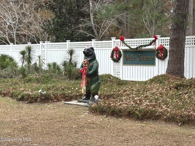 Build your dream home on this .6-acre residential lot located on on New Bern Golf and Country Club in North Carolina - for sale on GolfHomes.com, golf home, golf lot