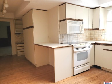 Kim Gehrman, M: , kim,   - Enjoy maintenance-free living with on Oak Hills Country Club in Nebraska - for sale on GolfHomes.com, golf home, golf lot