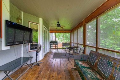 Welcome to 1829 Kendrick Lane - Where Style, Space  Location on Prairie Trails Golf and Country Club in Kansas - for sale on GolfHomes.com, golf home, golf lot
