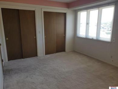 Kim Gehrman, M: , kim,   - Enjoy maintenance-free living with on Oak Hills Country Club in Nebraska - for sale on GolfHomes.com, golf home, golf lot