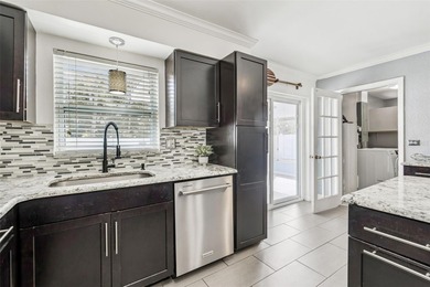 Under contract-accepting backup offers. 2-bed home with fenced on Pinecrest Golf Club in Florida - for sale on GolfHomes.com, golf home, golf lot