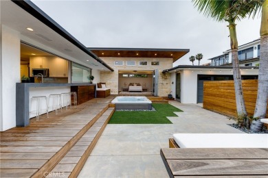 Tucked away on a peaceful cul-de-sac in Southeast San Clemente on San Clemente Municipal Golf Course in California - for sale on GolfHomes.com, golf home, golf lot