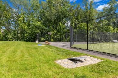 Beautifully Renovated Townhouse in Sought-After Hunters Glen!
 on Centennial Golf Club of NY - Meadows in New York - for sale on GolfHomes.com, golf home, golf lot