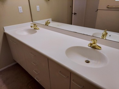 MLS# 284653 Welcome to this pristine townhome situated in the on Meadow Springs Country Club in Washington - for sale on GolfHomes.com, golf home, golf lot